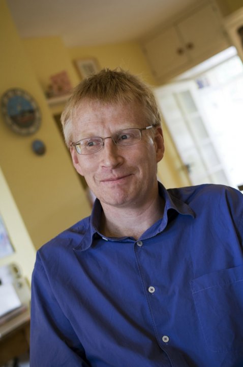 Dr Phil Hammond (UK): Learn to be at joy with yourself, 3 portions a day